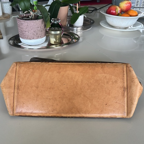 Authentic LV Cabas Mezzo Shoulder Tote Bag - Picture 4 of 16